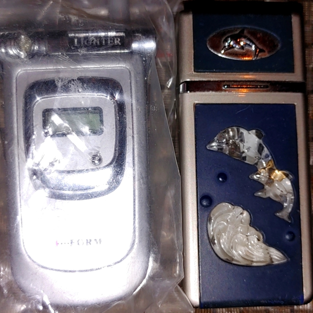2 LIGHTERS BUTANE NEW Elegant Dolphin+COOL FLIP PHONE